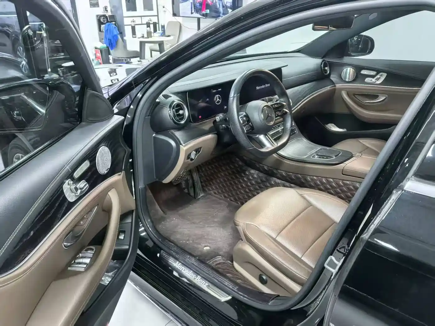Mercedes-Benz E-Class 2021 E 300 L Sport Luxury Edition фото 4