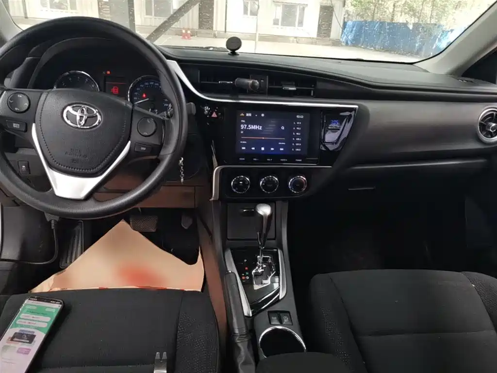 Toyota Corolla 2017 Facelift 1.2T S-CVT GL-i фото 10