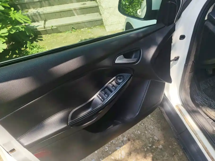 Фото 7 - Ford Focus
