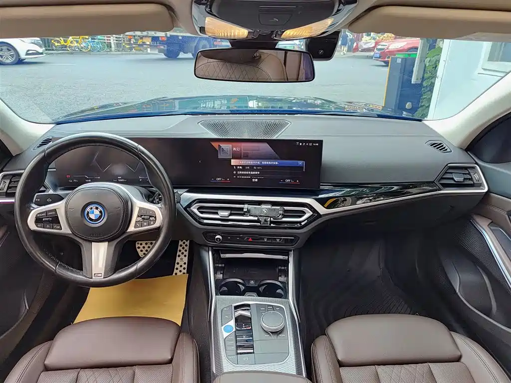 BMW i3 2023 eDrive 40 L Shadowline Package фото 10