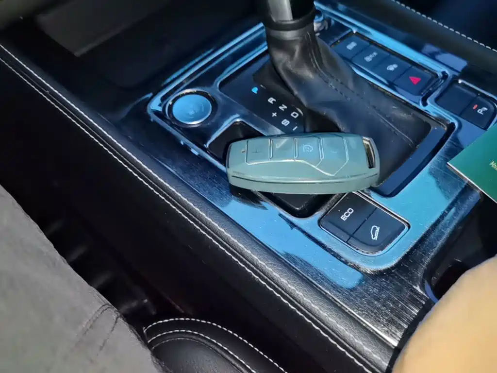 BYD Tang 2020 2019 2.0T Automatic Smart Connect Noble 5-seater China VI