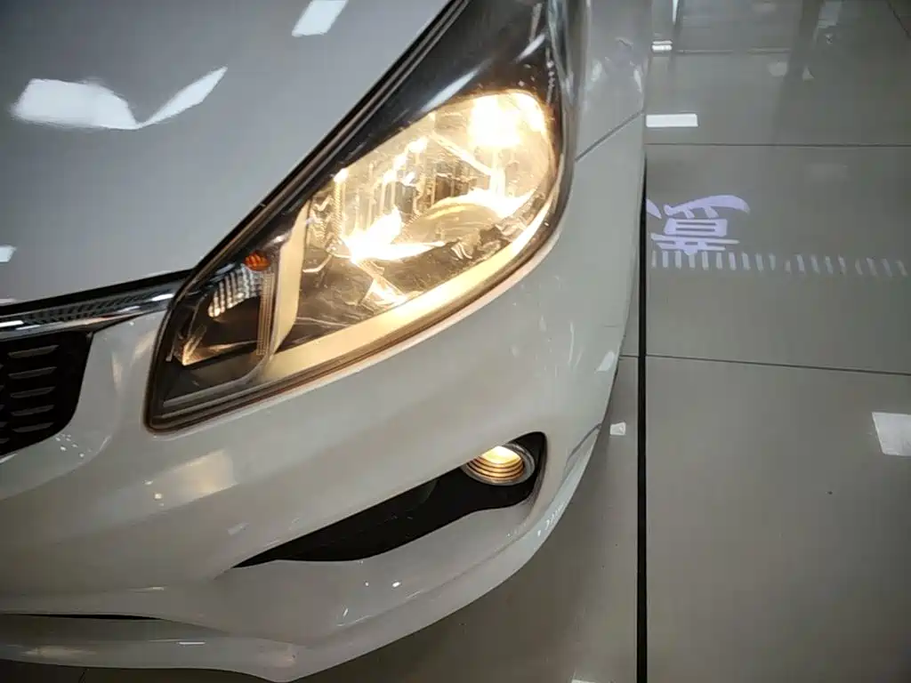Kia K2 2017 2017 Sedan 1.4L AT GLS