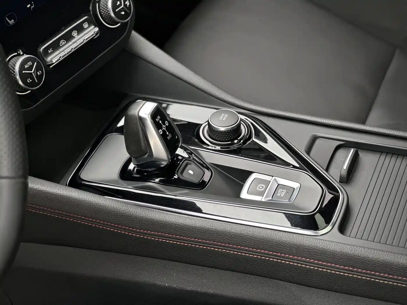 Lynk & Co 03 2020 2.0TD Auto Power Pro Edition фото 11