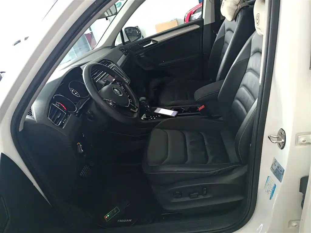 Volkswagen Tiguan L 2019 330TSI Automatic 2WD Panorama Comfort Edition China VI фото 11