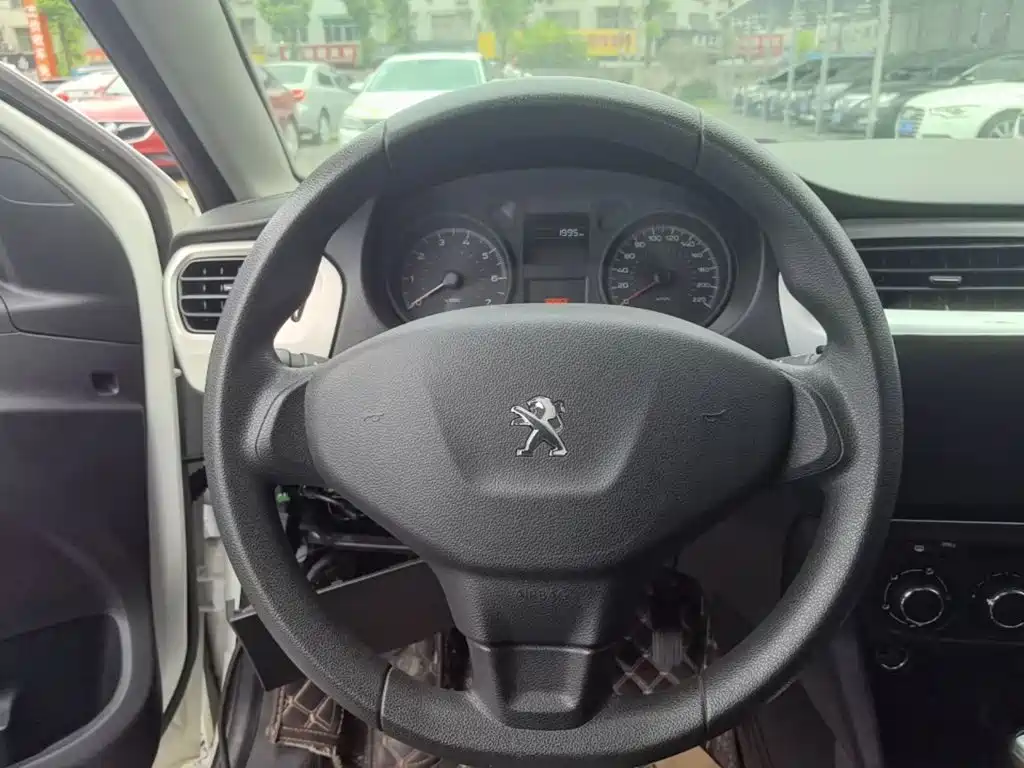 Peugeot 301 2018 2018 1.6L Auto Comfort Edition