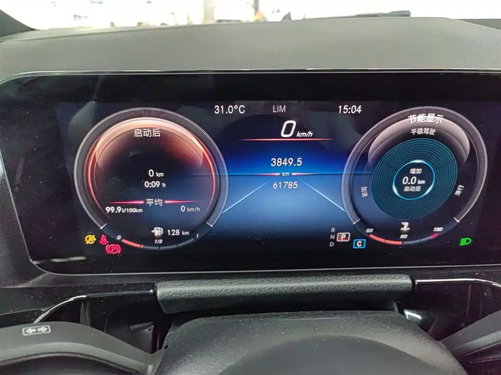 MERCEDES-BENZ GLA
