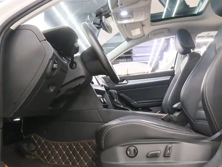 Volkswagen Lamando 2017 280TSI DSG Luxury Edition фото 14