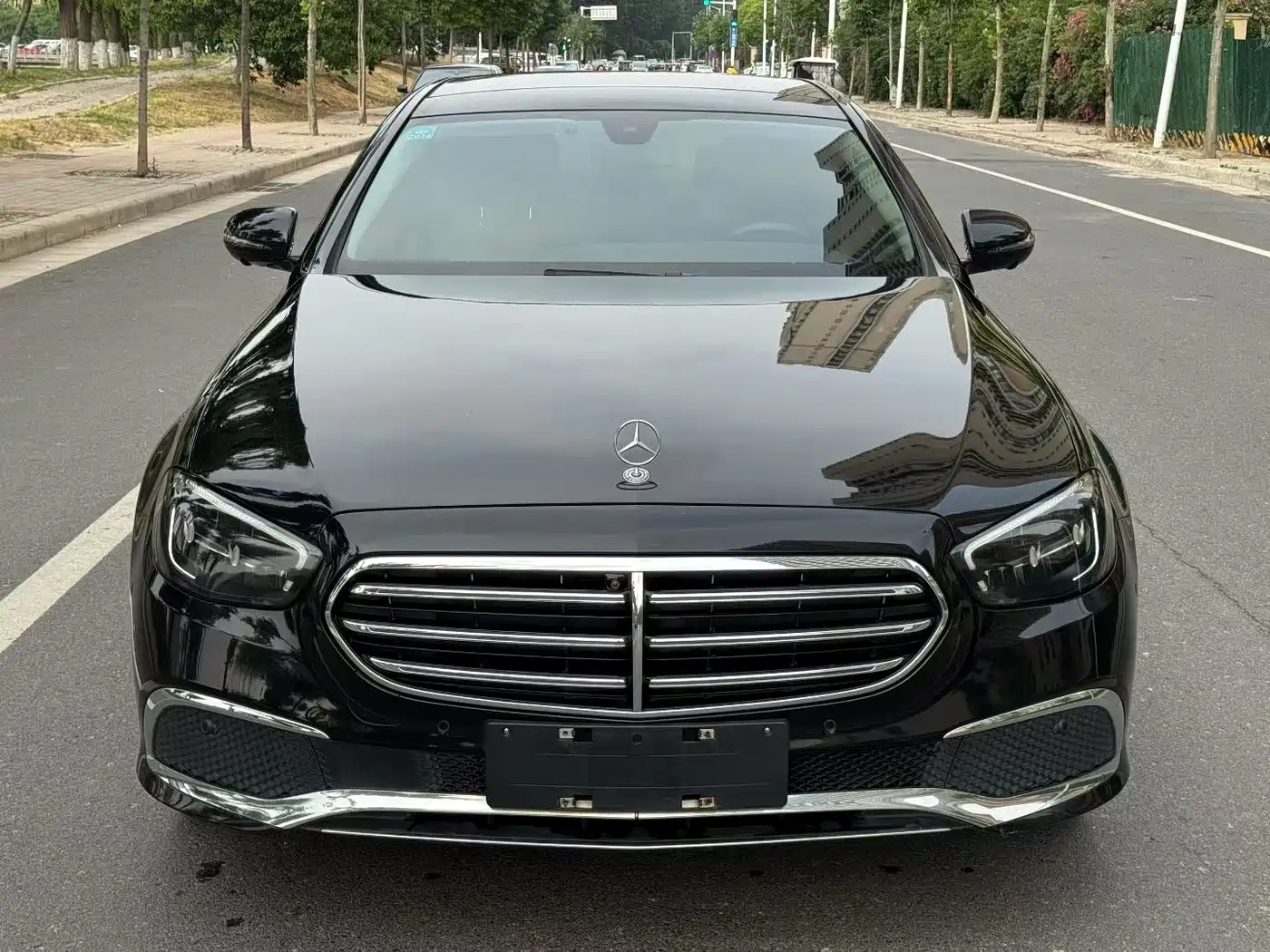 Mercedes-Benz E-Class New Energy 2022 E 350 e L Plug-in Hybrid Sedan фото 2
