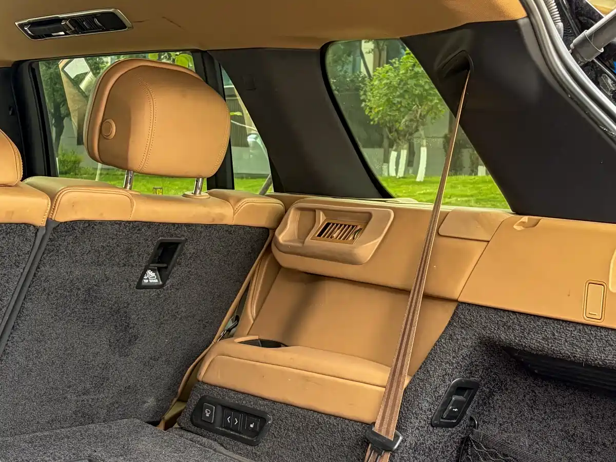 Land Rover Range Rover 2023 3.0 L6 400PS Golden Age 7-Seater Long Wheelbase фото 26