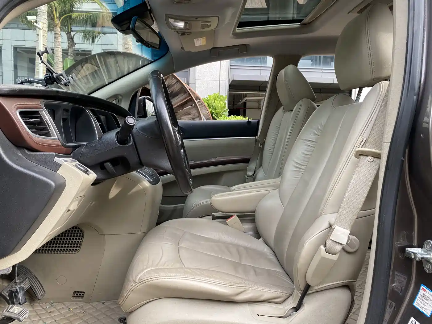 Фото 15 - Buick GL8