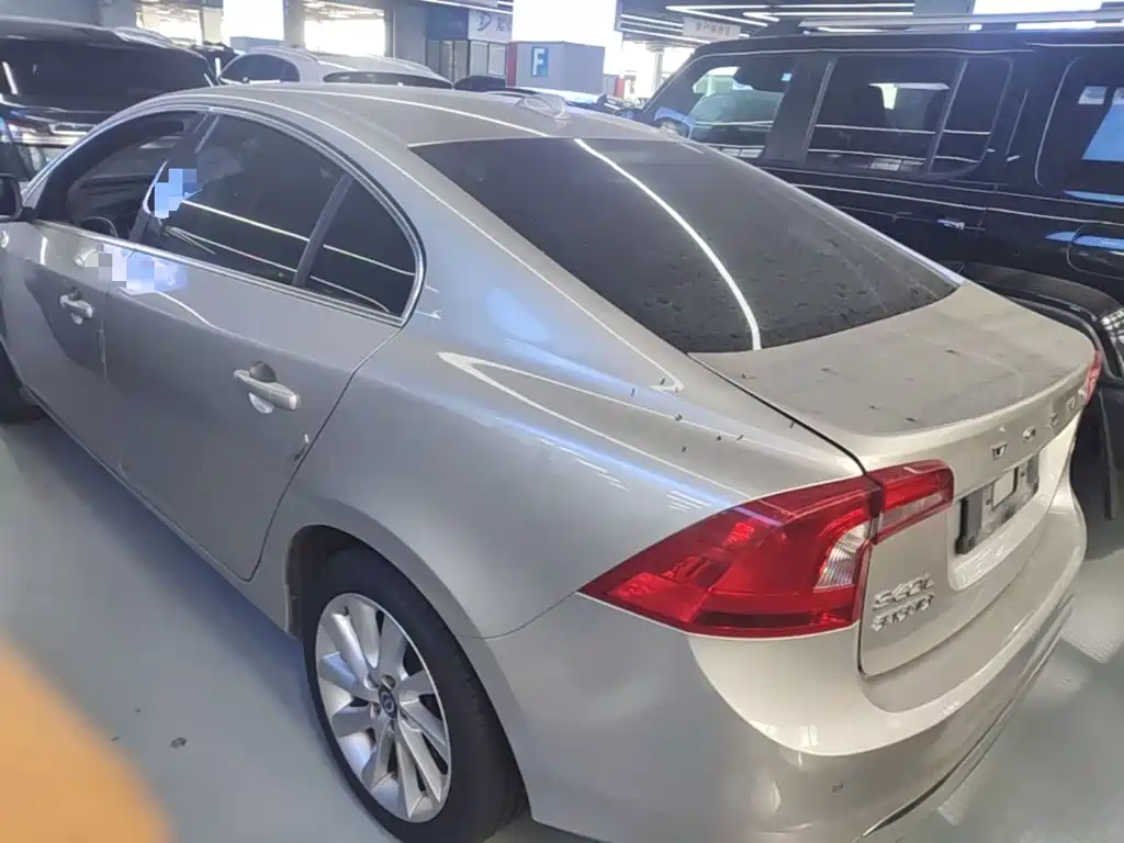 Photo 5 - Volvo S60