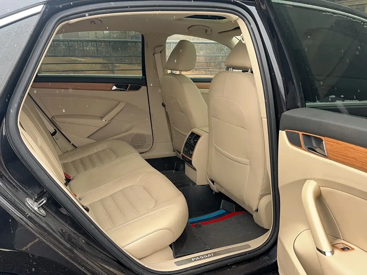 Volkswagen Passat 2014 1.8TSI DSG Executive Edition фото 22