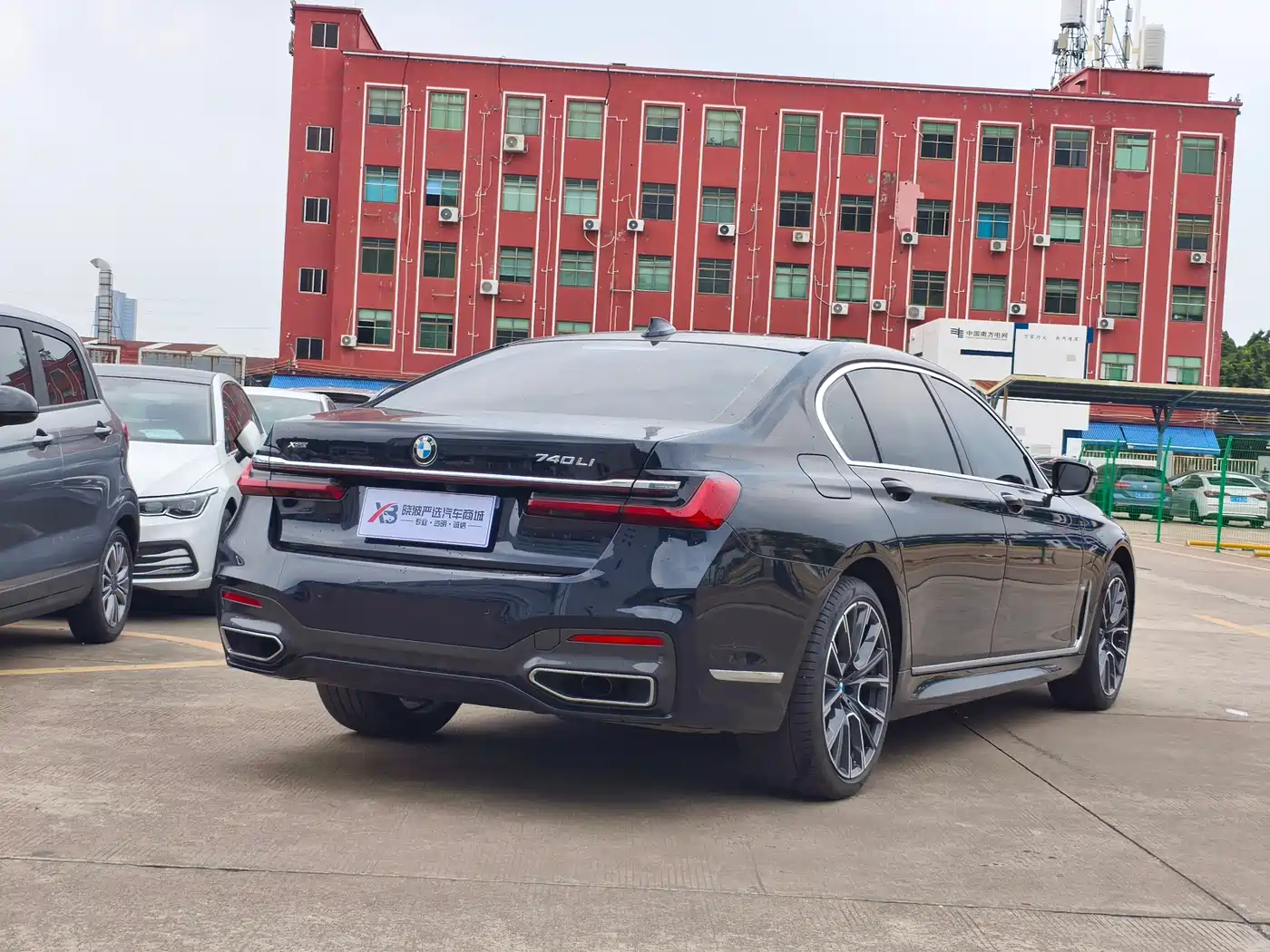 BMW 7 Series 2019 740Li xDrive Executive M Sport Package фото 20
