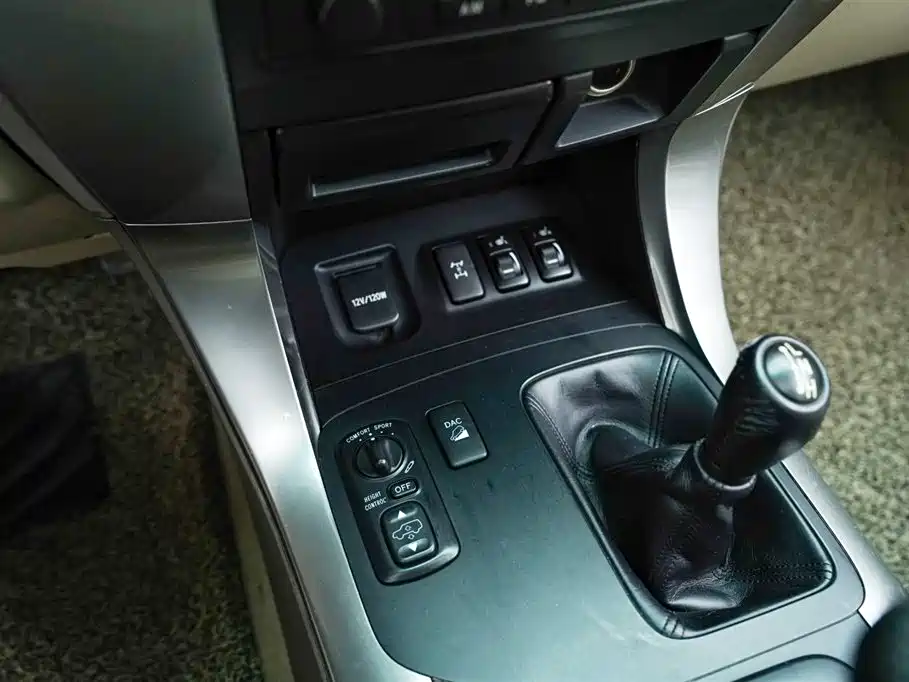 Toyota Prado 2006 4.0L Automatic VX NAVI Edition фото 12