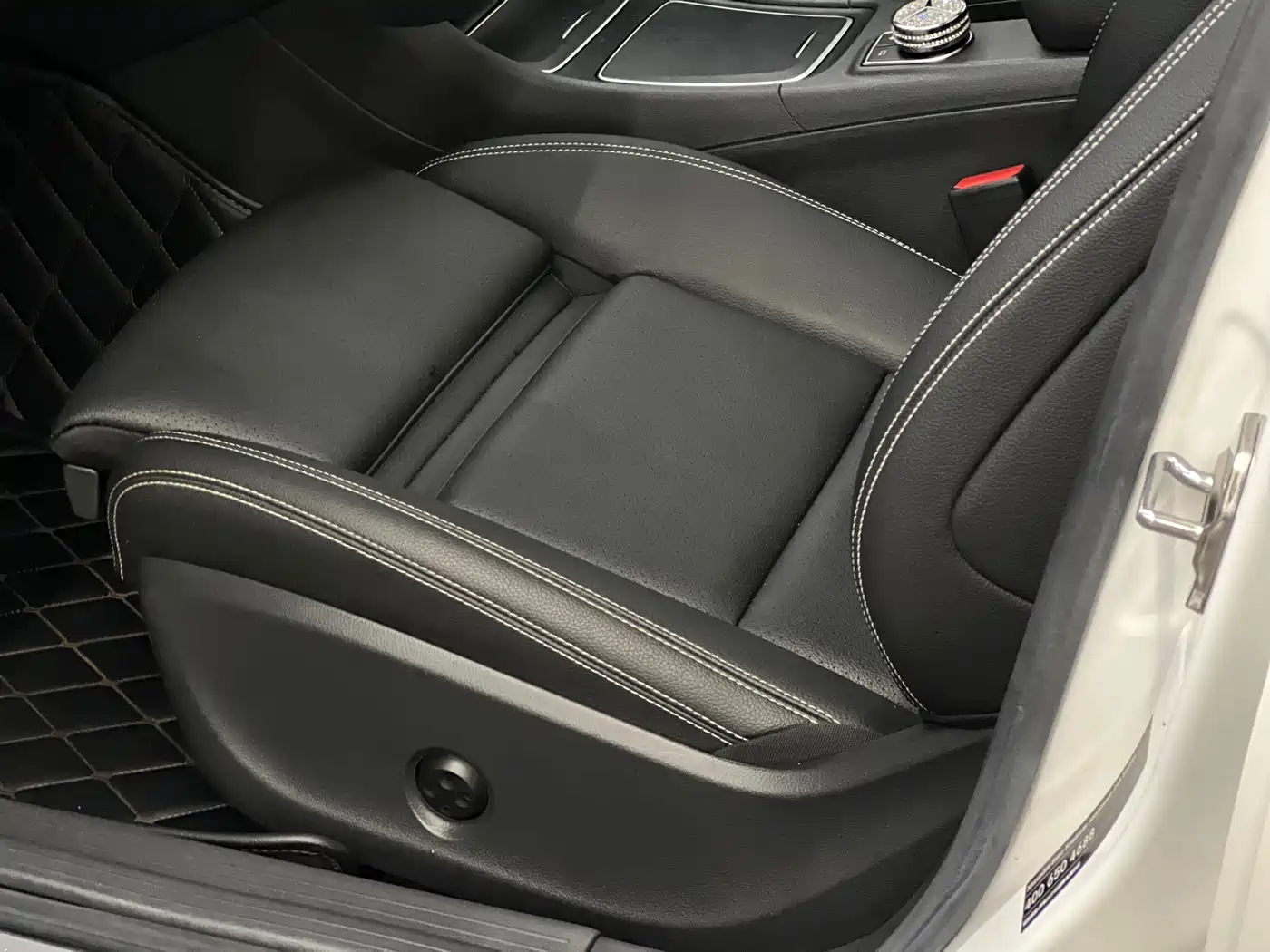 Mercedes-Benz GLA 2018 GLA 220 4MATIC Sport фото 8