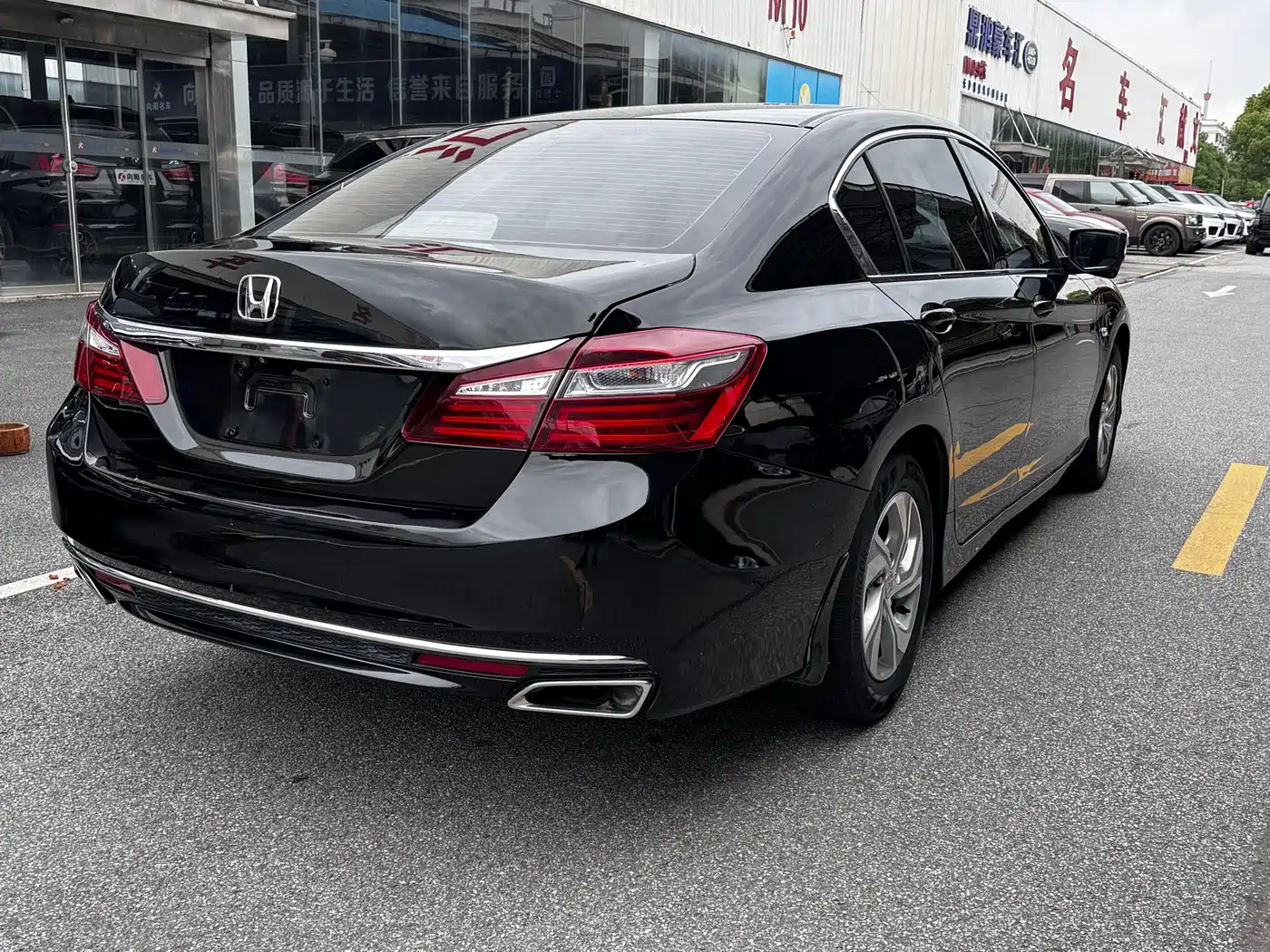 Honda Accord 2016 2.0L Comfort Edition фото 16