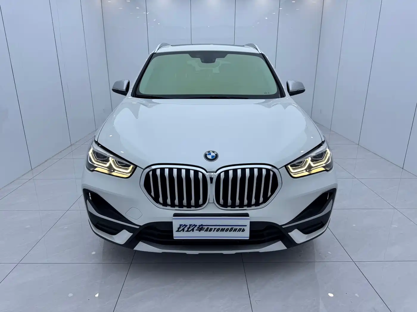 BMW X1 2022 sDrive20Li Fashion фото 2