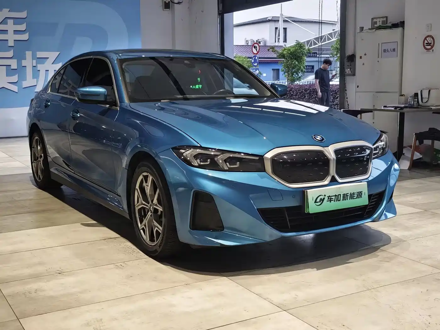 BMW i3 2022 eDrive 35 L фото 3