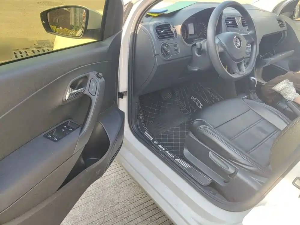 Volkswagen Polo 2018 1.5L Auto Safe Drive фото 14