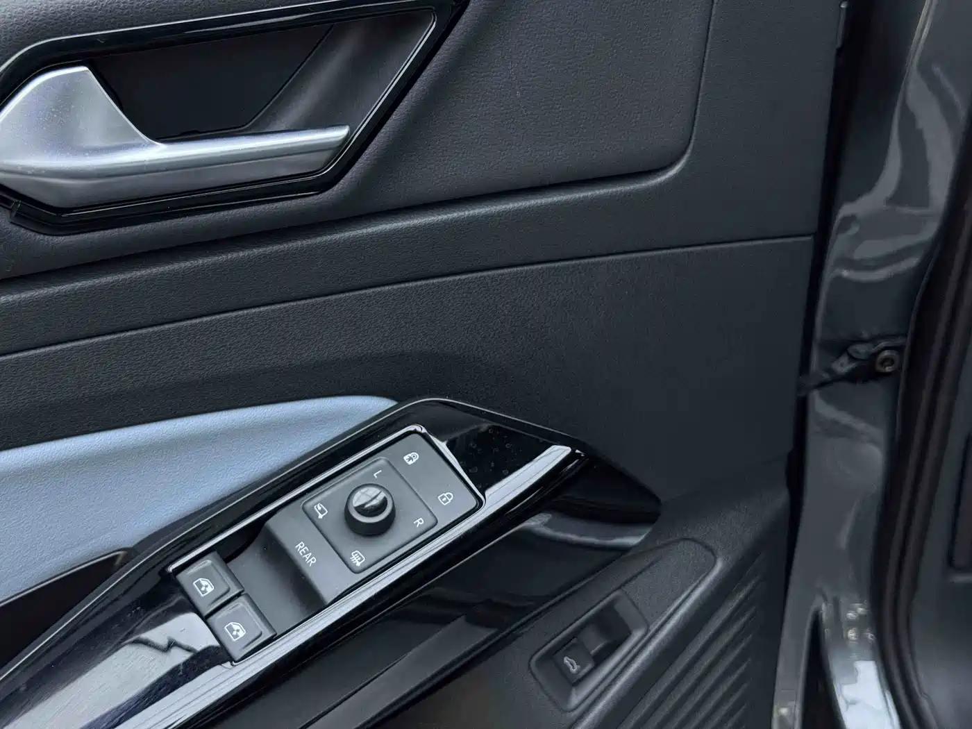 Volkswagen ID.4 X 2021 Pro Ultimate Long Range Edition фото 13