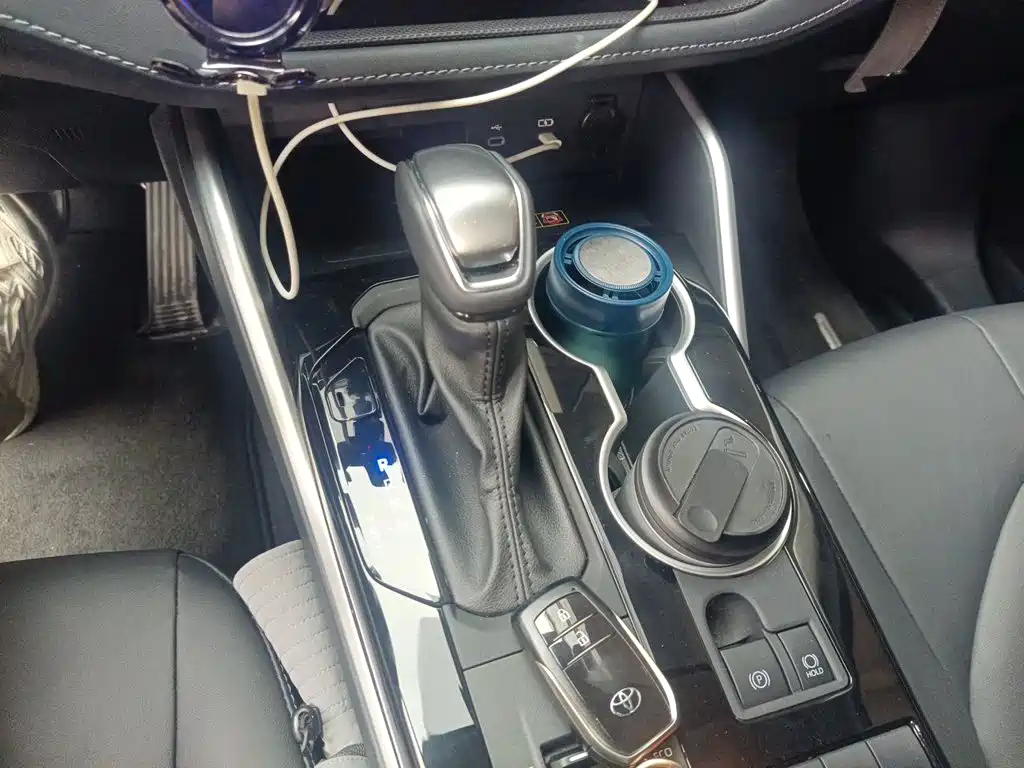 Photo 15 - Toyota Highlander