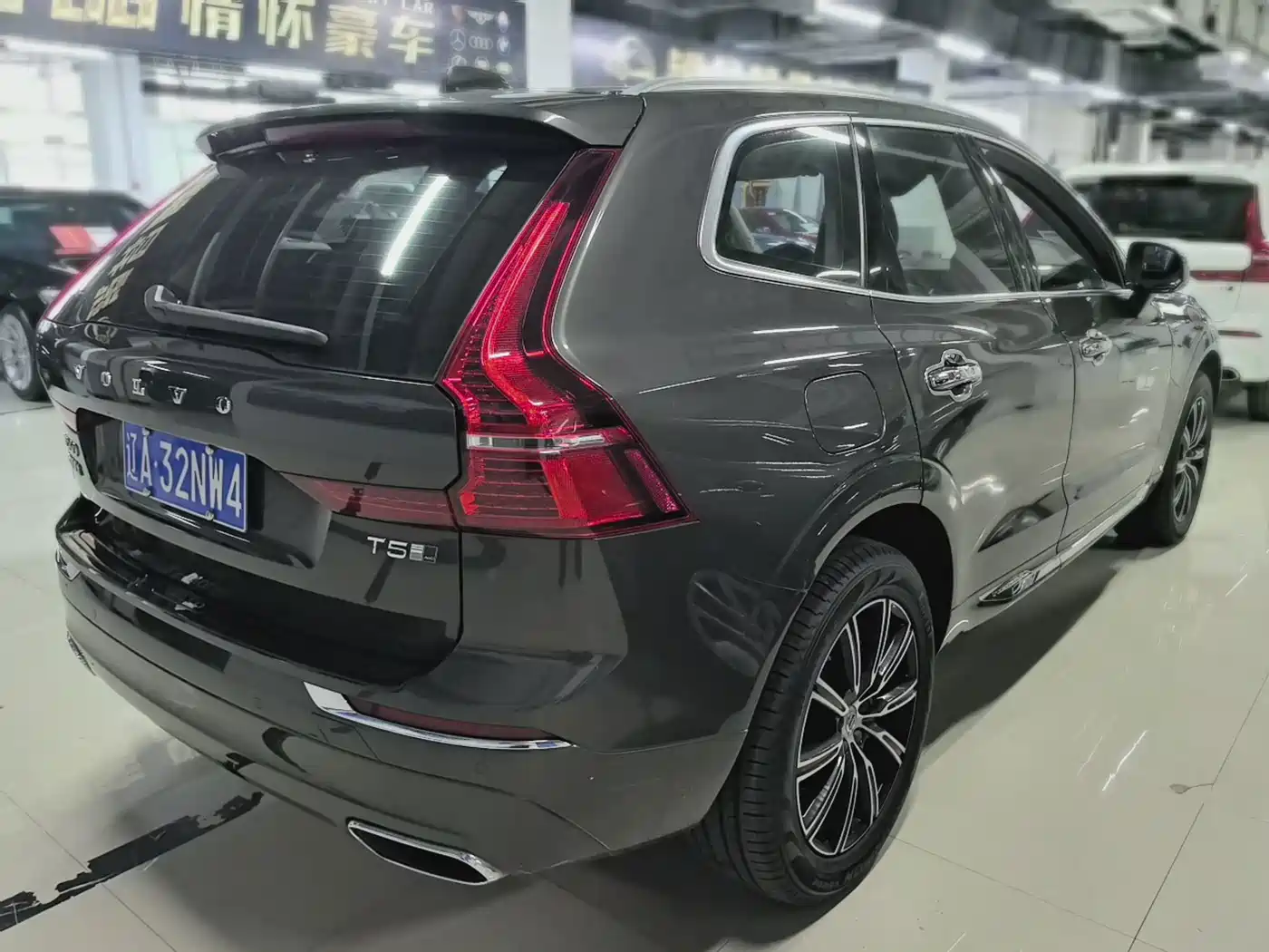 Фото 7 - Volvo XC60