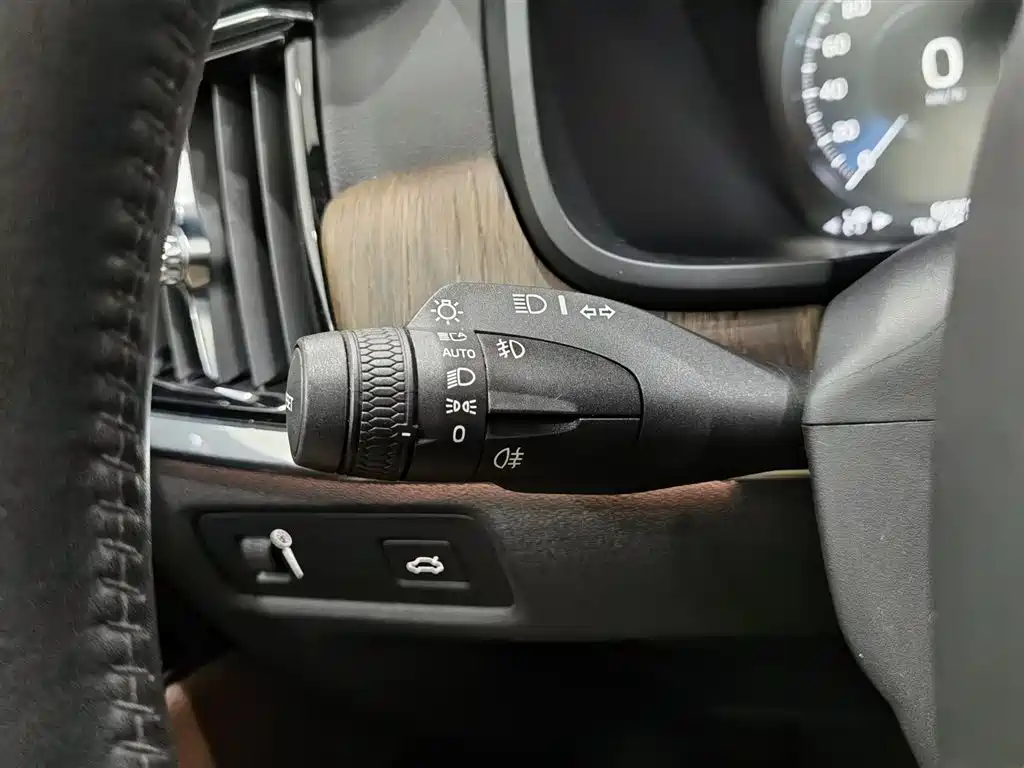 Volvo S90 2021 Model B5 Inscription Luxury Edition фото 21