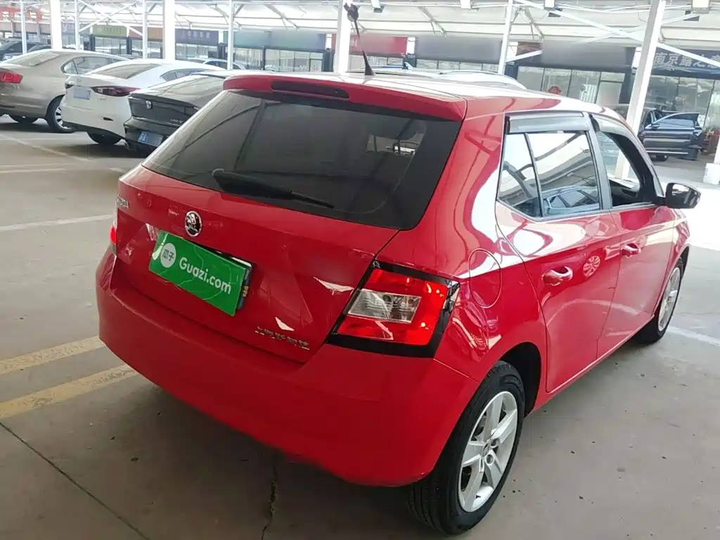 Škoda Fabia 2018 2017 1.4L Auto Car Enjoy Edition