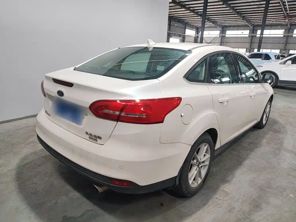 Фото 5 - Ford Focus