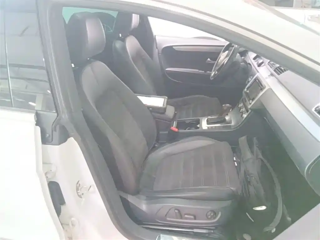 Volkswagen FAW-Volkswagen CC 2016 Model 2.0TSI Luxury фото 25