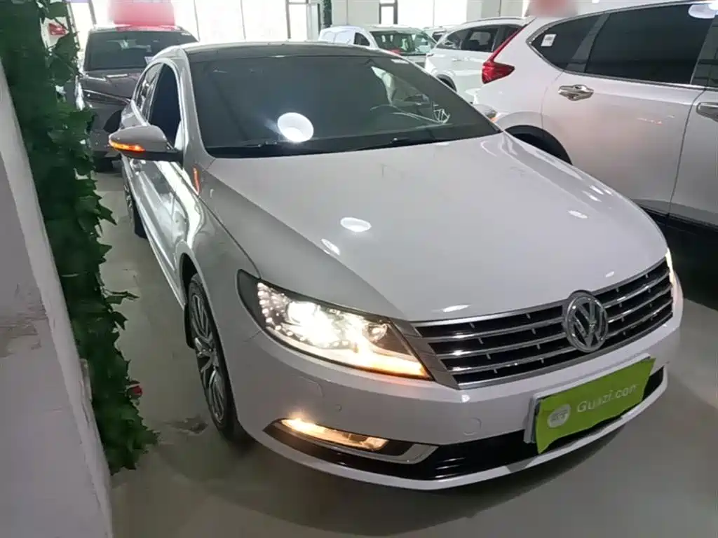 Volkswagen FAW-Volkswagen CC 2016 Model 2.0TSI Luxury фото 4