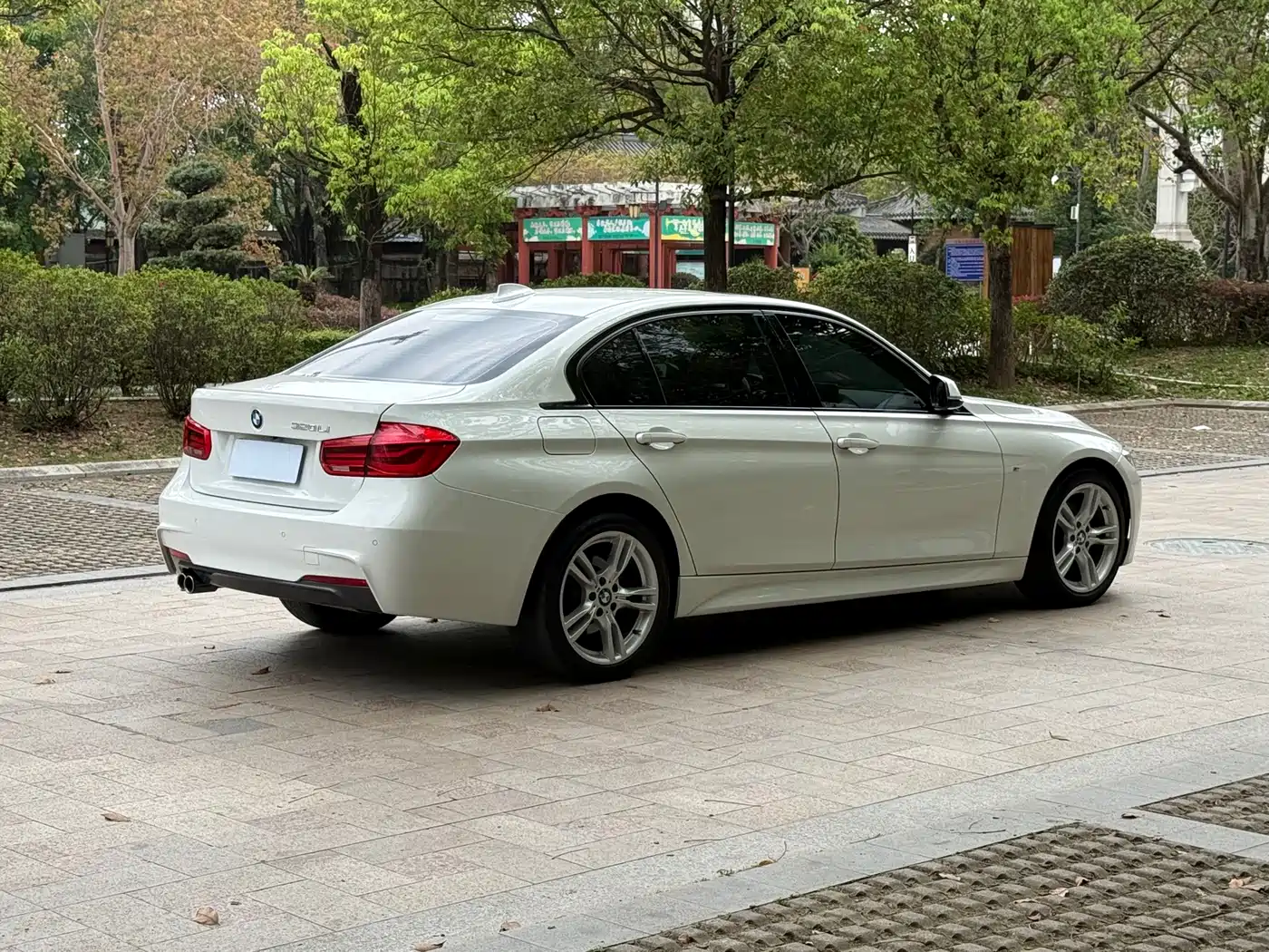 BMW 3 Series 2017 320Li M Sport фото 15