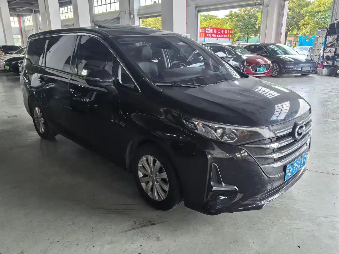 GAC Trumpchi Trumpchi M6 2021 270T DCT Luxury Edition (7-Seater) фото 2