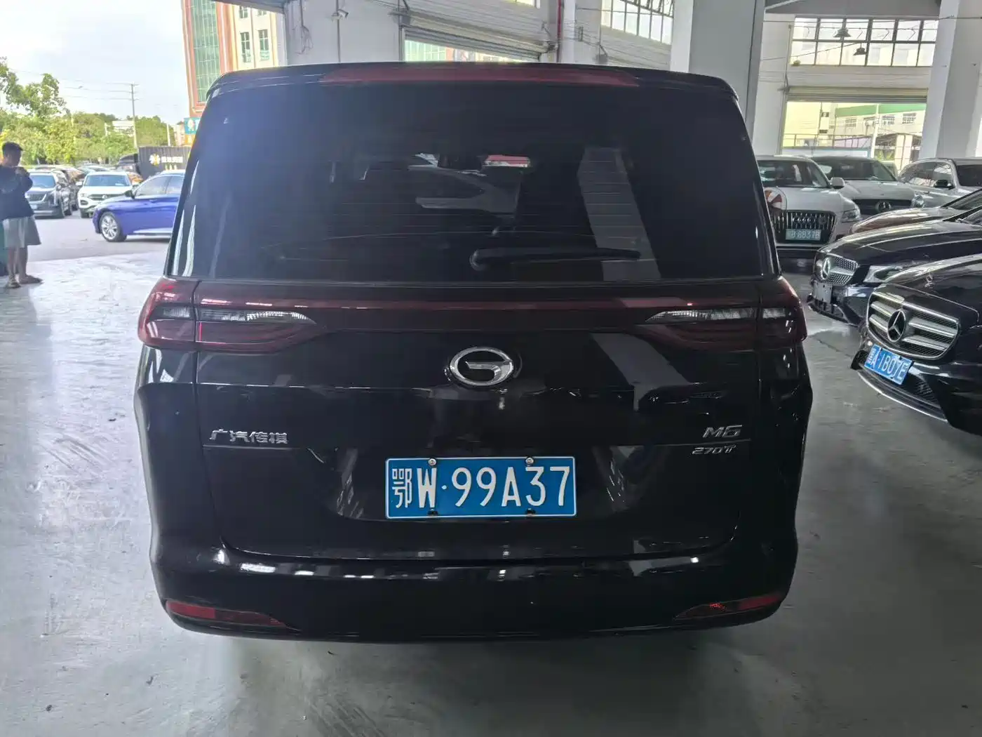 GAC Trumpchi Trumpchi M6 2021 270T DCT Luxury Edition (7-Seater) фото 4