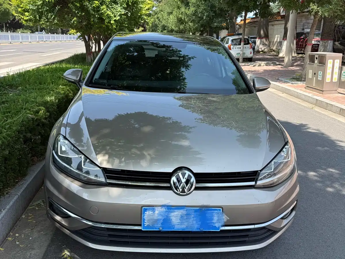 Фото 2 - Volkswagen Golf