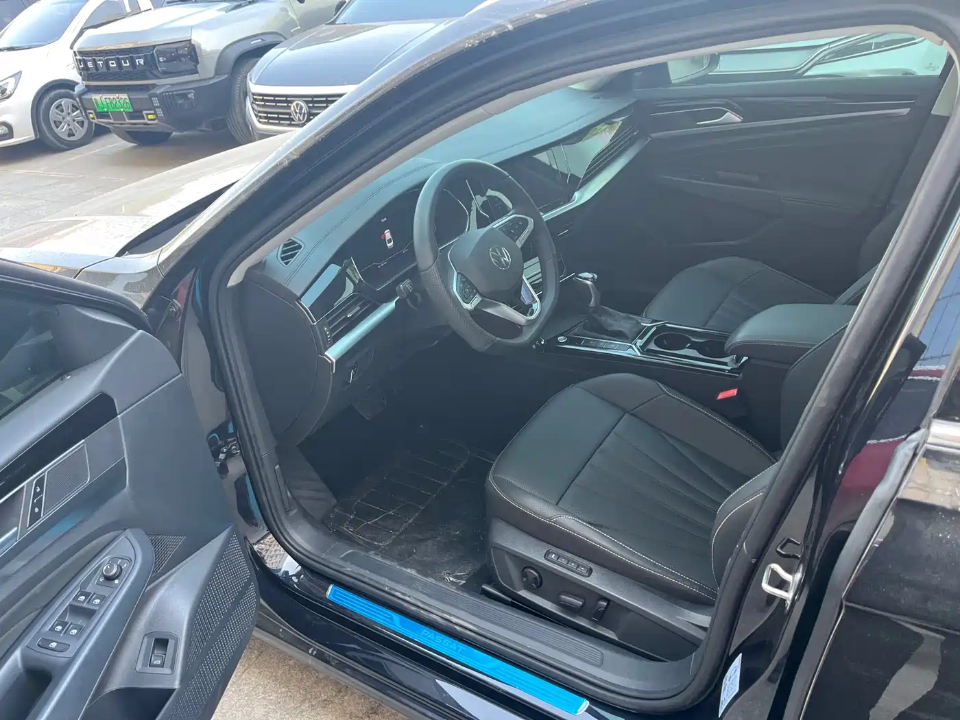 Volkswagen Passat 2024 380TSI Dragon Soaring Edition фото 9