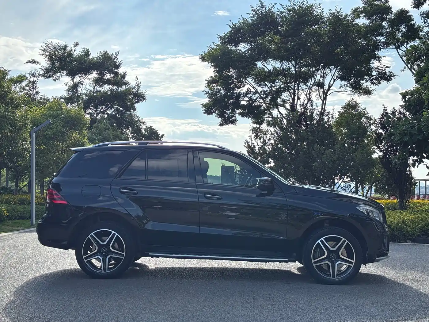 Mercedes-Benz GLE AMG 2017 AMG GLE 43 4MATIC фото 4