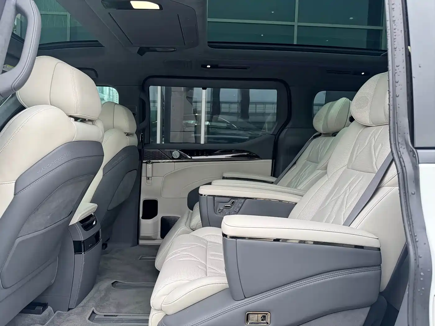 ZEEKR 009 2025 2024 7-Seat Aisle AWD Version 108kWh