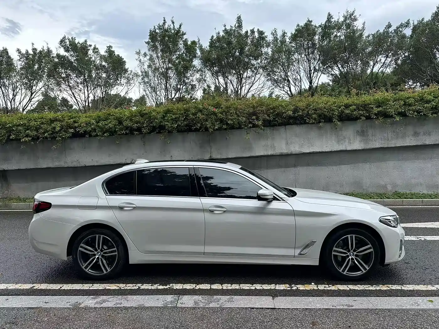 BMW 5 Series 2023 530Li Leading Luxury Package фото 6