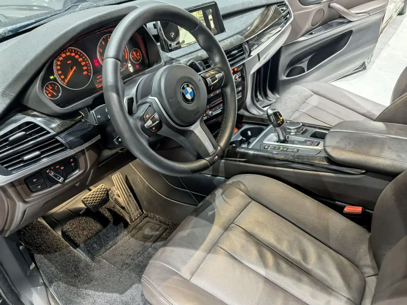 BMW X5 (Import) 2015 Model xDrive35i China Limited Edition фото 12