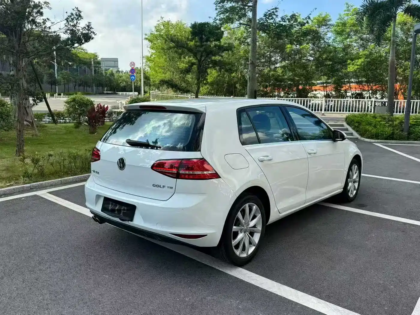 Volkswagen Golf 2015 1.4TSI Automatic Flagship фото 9