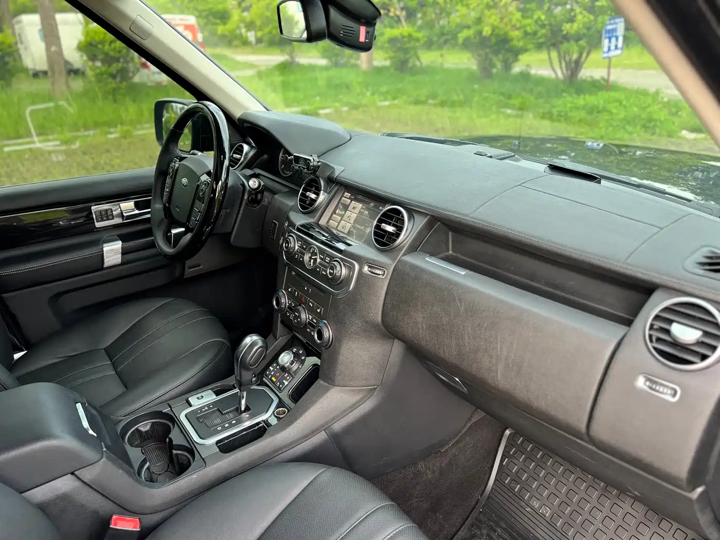 Фото 12 - Land Rover Discovery