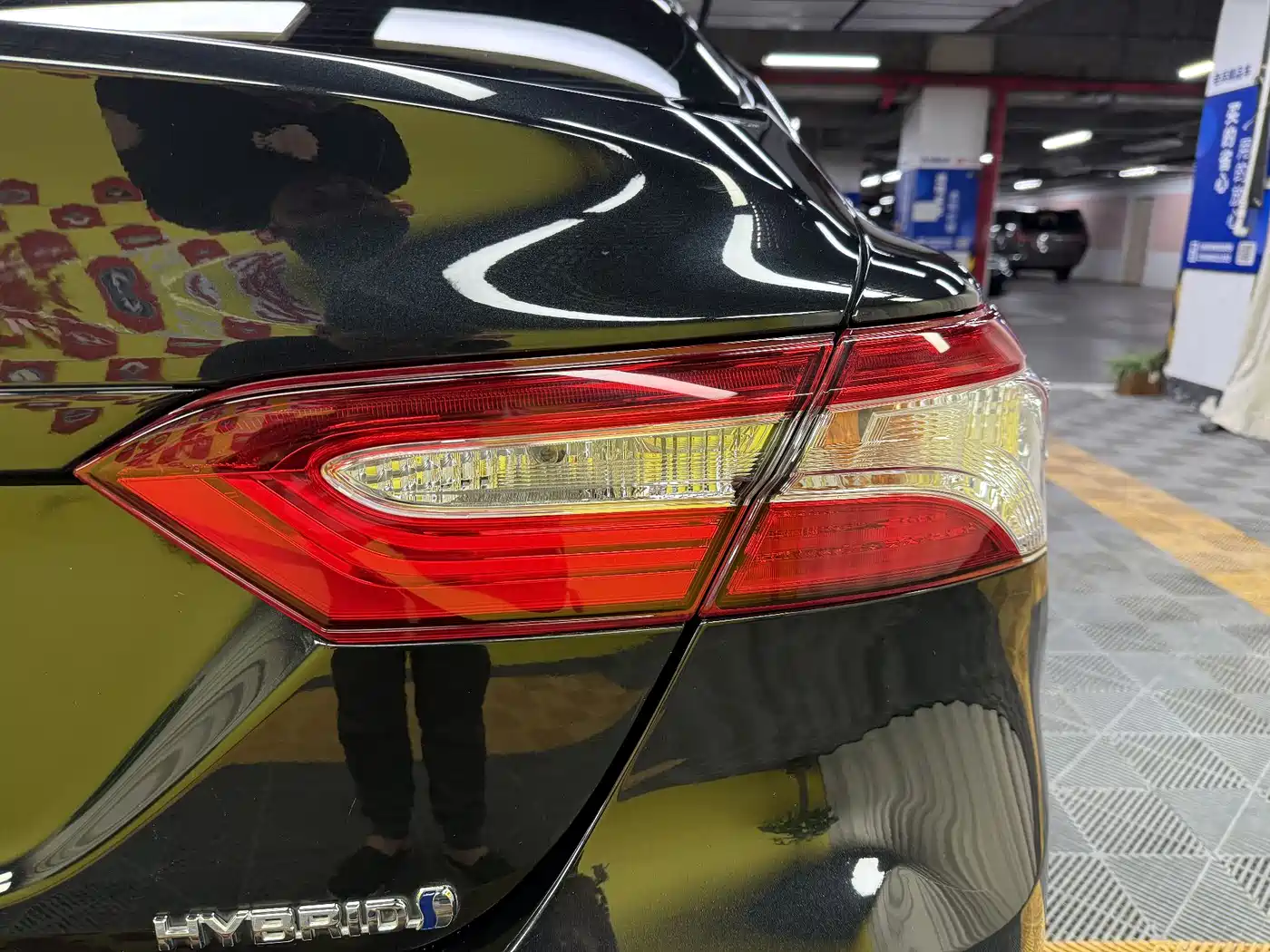 Toyota Camry 2021 Hybrid 2.5HGVP Leading Edition фото 12