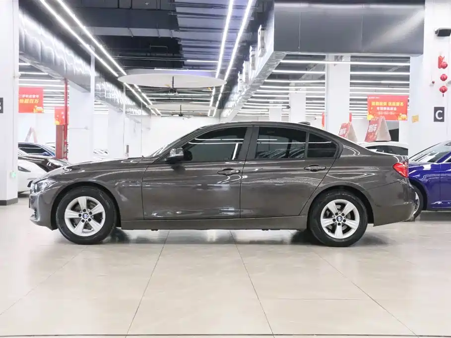 BMW 3 Series 2014 320i Progressive фото 3
