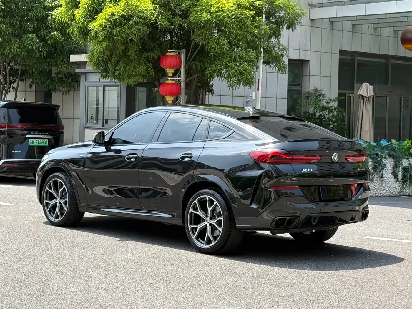 BMW X6 2023 xDrive40i Premium M Sport Package фото 4