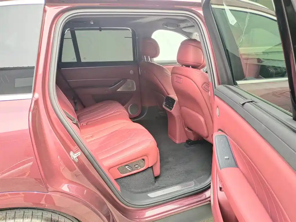 AITO Wenjie AITO M8 2025 Model Extended Range Ultra Edition 53.4kWh 5-Seater фото 5