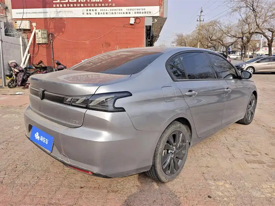 PEUGEOT 408