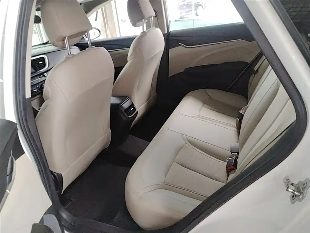 Buick Excelle 2016 15N Automatic Elite фото 17