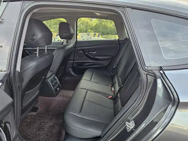 BMW 3 Series GT 2019 320i Fashion Model — фото 5