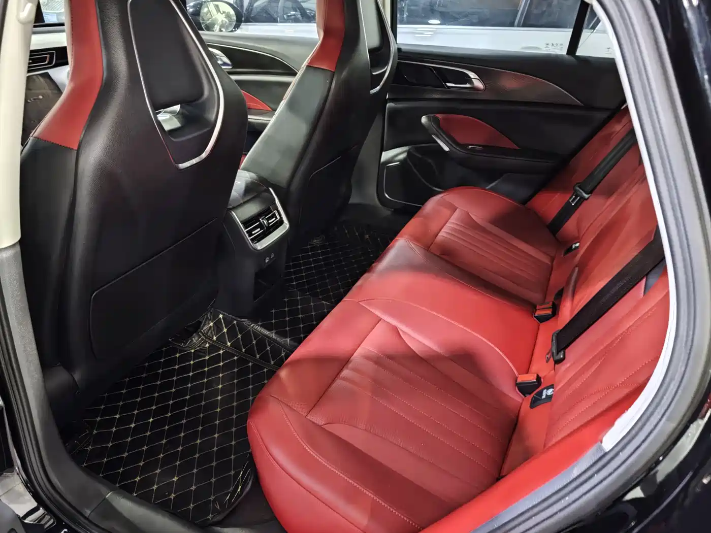 Hongqi H6 2024 Model 2.0T Elegance Edition фото 9